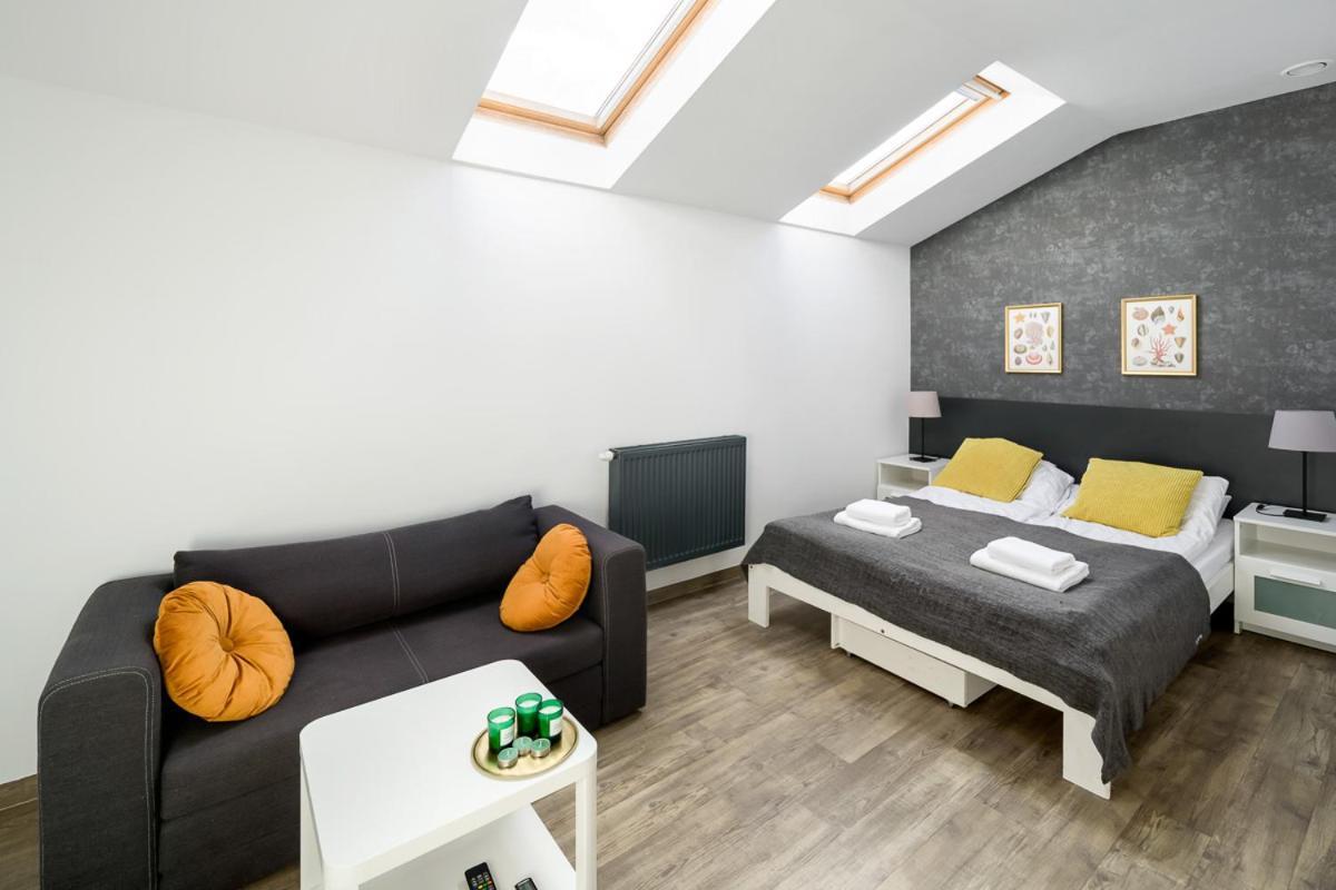 Modern Apartment In The Very Central Location 18 — Zdjęcia 2